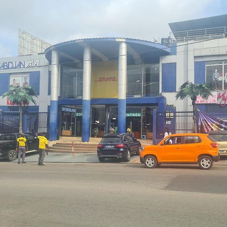 Charming Self-Contained Studio Appartement Abidjan Buitenkant foto